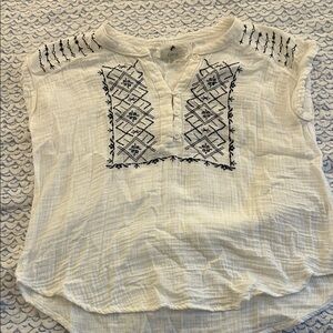 Cupio White Embroidered Blouse